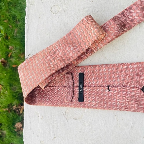 Authentic Gucci silk tie. - Picture 4 of 7